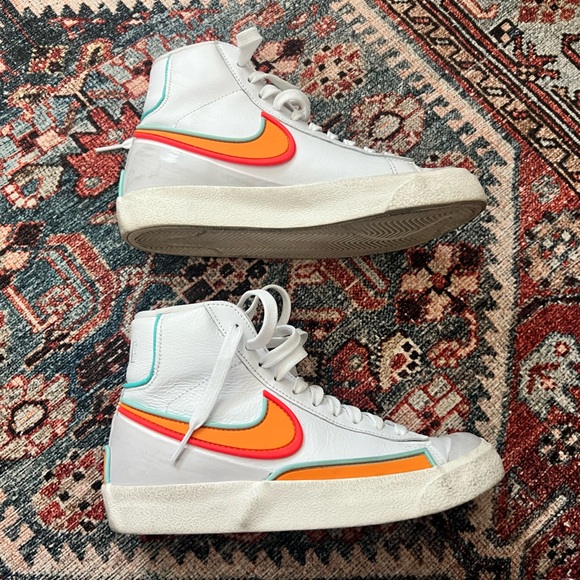 Colorful Nike high tops size 5 - Picture 3 of 5